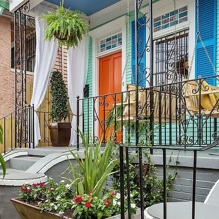 Modern Victorian House With Relaxing Courtyard - Near Fq-2