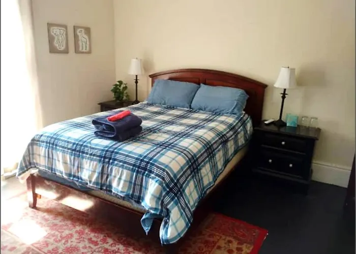 Guest house: Evangeline Art House